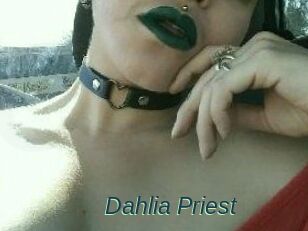 Dahlia_Priest