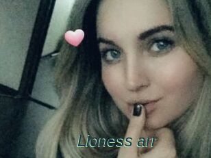Lioness_arr