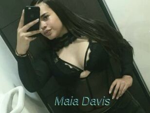 Maia_Davis