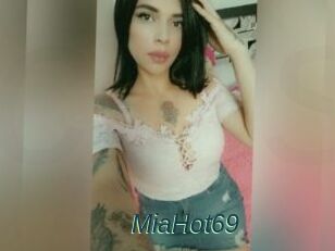 MiaHot69