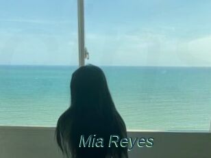 Mia_Reyes