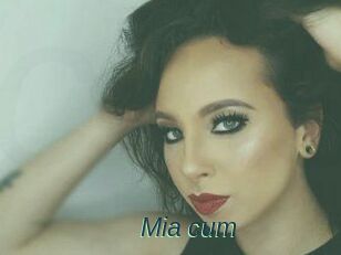 Mia_cum
