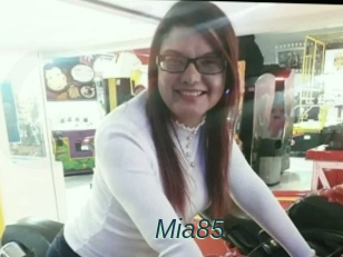 Mia85