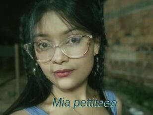Mia_pettiteee