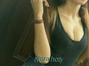 Nora_hoty