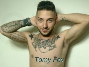 Tomy_Fox