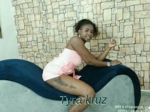 Tyra_kruz